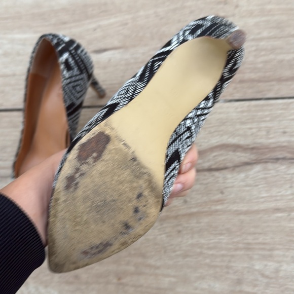 J. Crew Size 8.5 Ikat Aztec Print Fabric Beautiful!! - Picture 4 of 5